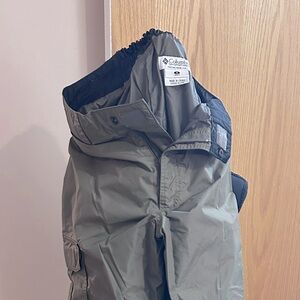 Columbia men’s small ski/board pants, army green, perfect condition